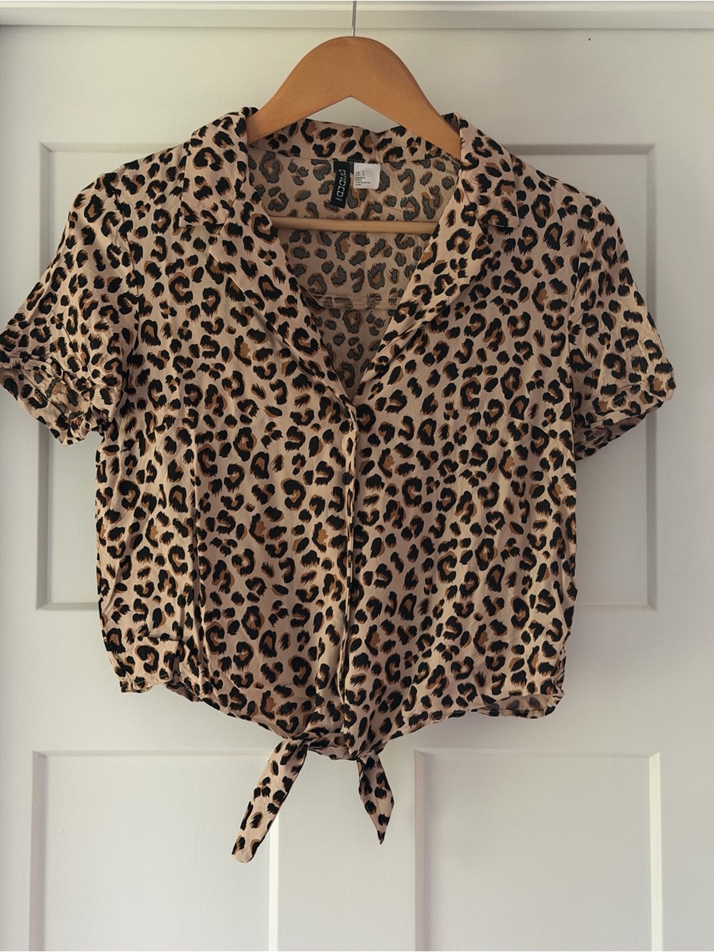 H&M Divided Leopard Print Tie-Front Short Sleeve Button Up Top Size 6